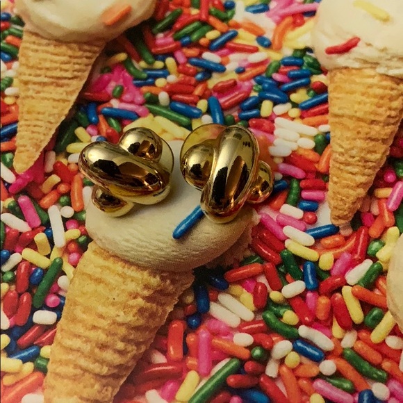 Vintage Golden Criss Cross Earrings - Picture 1 of 6